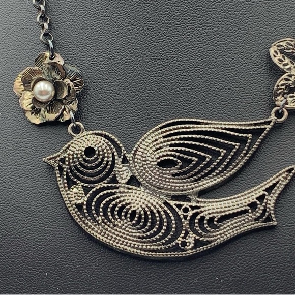 Fashion jewelry bird and flower gunmetal color - Picture 2 of 5